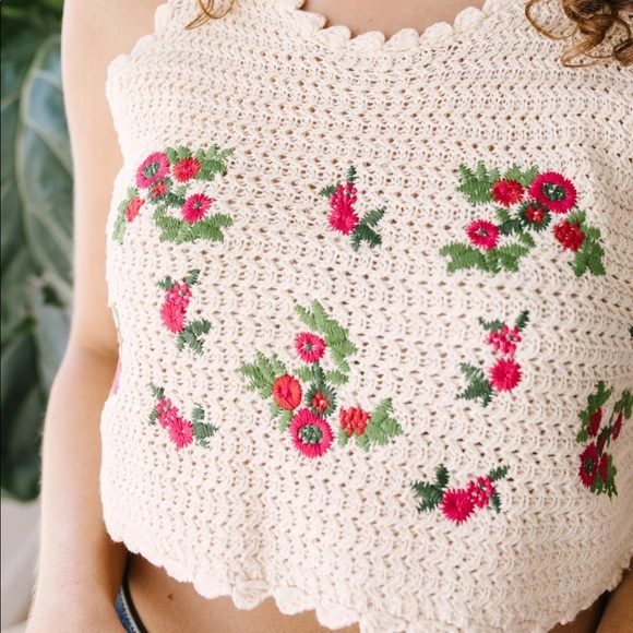 COTTAGECORE FLORAL CROPPED TANK SWEATER - Picture 3 of 11